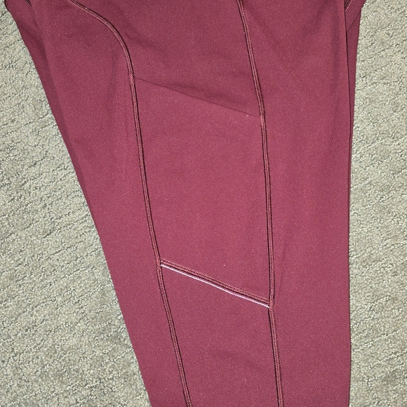 Lululemon Leggings Size 8 Speed Up Tight 28" *Full-On Luxtreme Deep Rouge - Picture 6 of 7